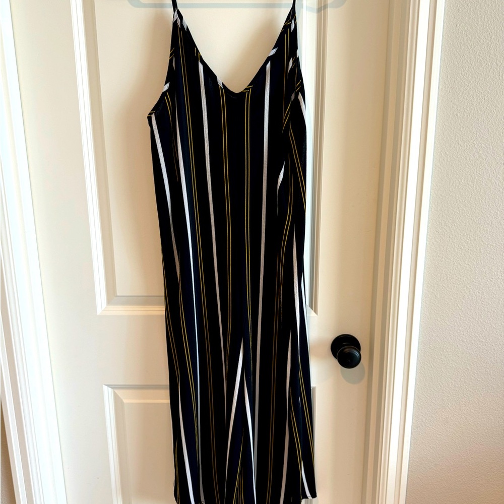 Oversized lightweight jumpsuit.